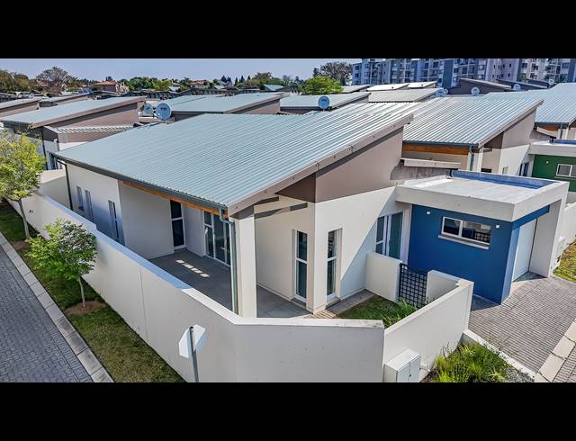 2 BEDROOM TOWNHOUSE FOR SALE IN BROADACRES